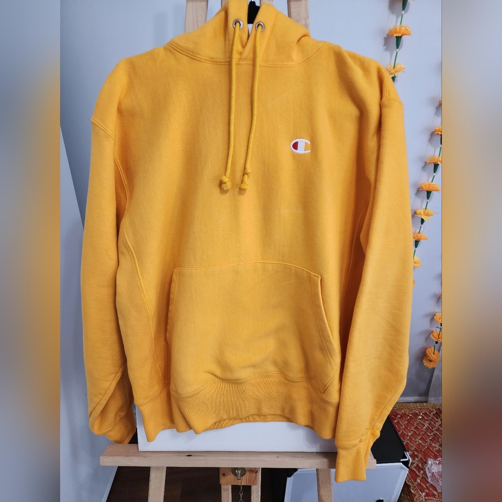 Champion Reverse Weave Hoodie(Medium)